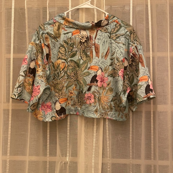 Blue tropical cropped button down - Picture 3 of 5